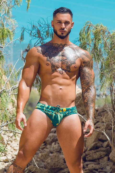 FITNESS MODEL ANTONIO CRISPINO WEARING 2EROS