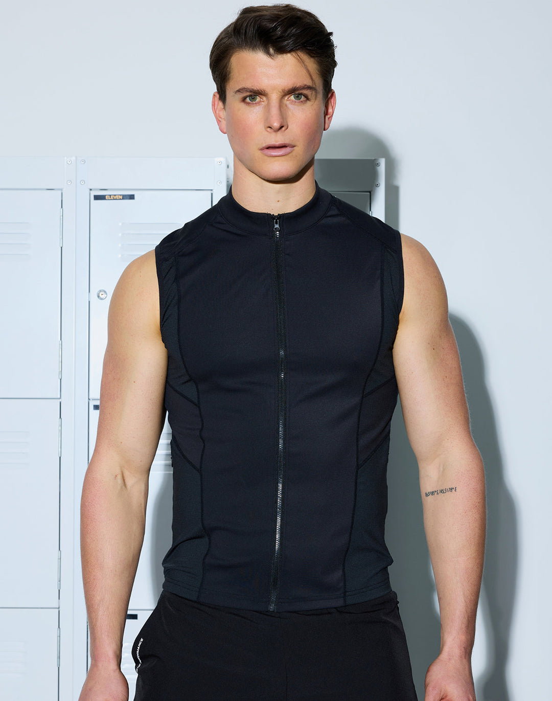 SUPAWEAR GYM2STREET ZIP-UP VEST BLACK